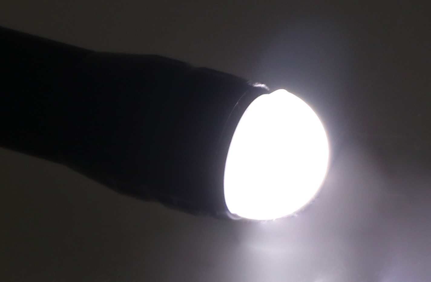 LED-Taschenlampe, WK502, Alu  schwarz, 5 W, CREE LED