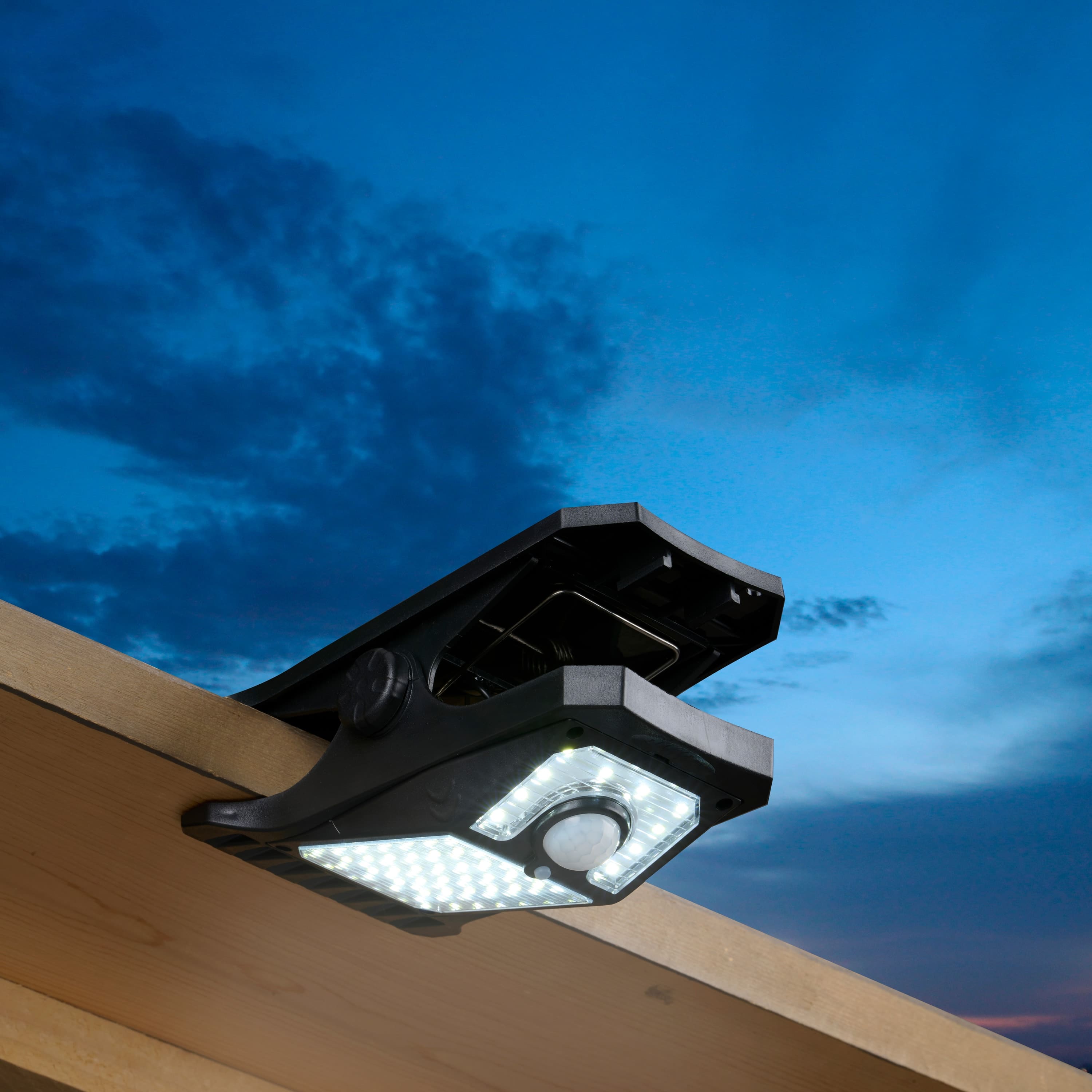 GRUNDIG LED-Solar-Ansteckleuchte 170x100x98 mm